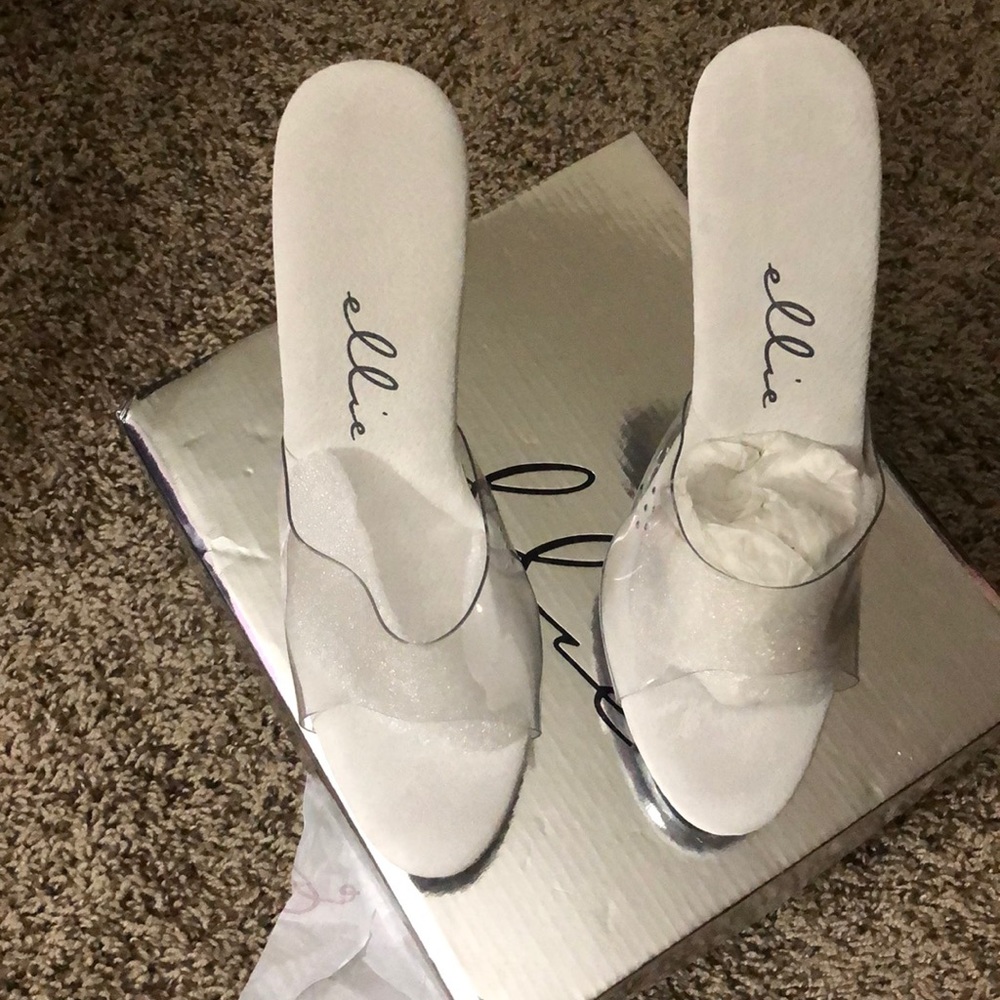 Beautiful Ellie clear high heels size 9.